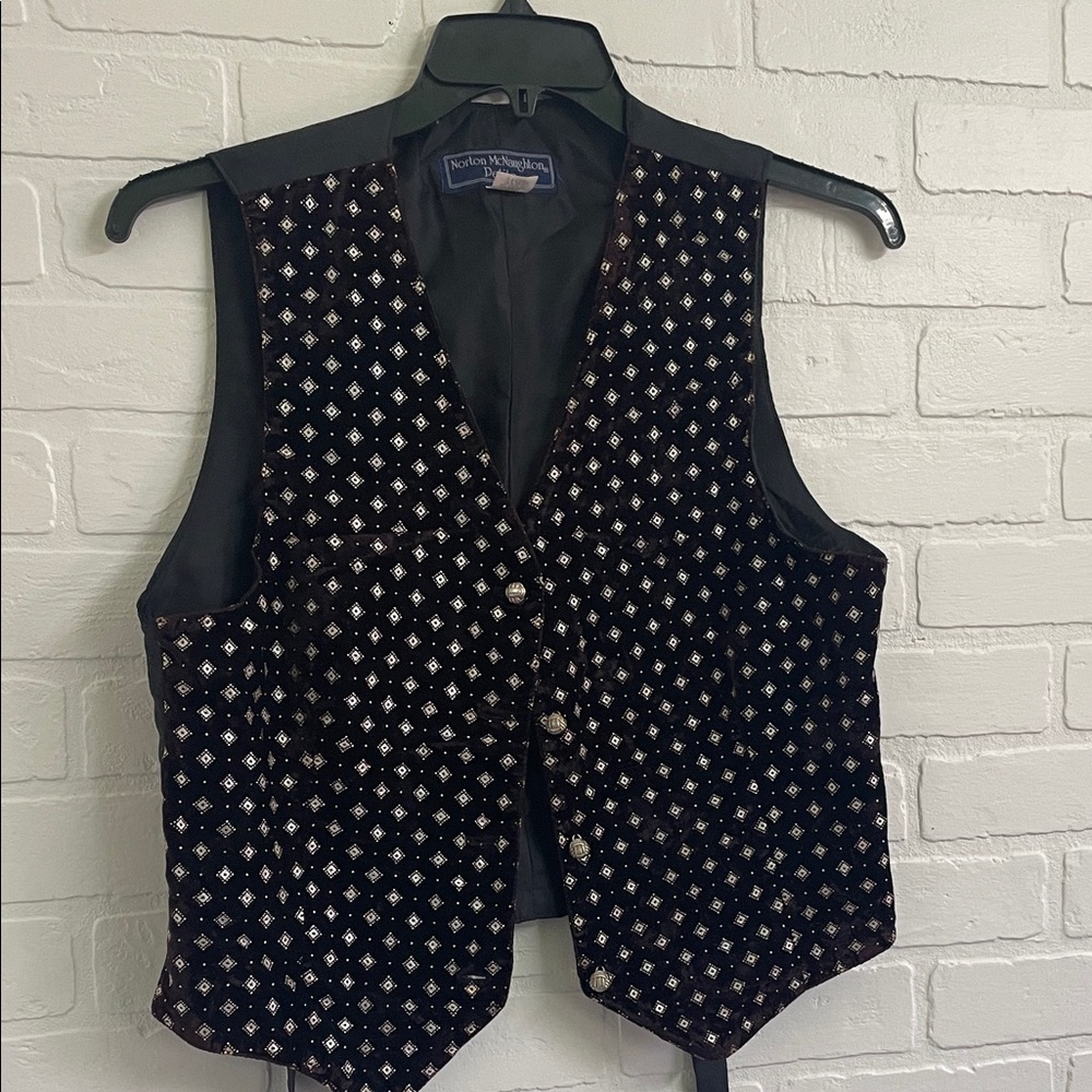 Norton McNaughton Black and Silver Vest